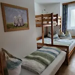 Haus Daniel * Нойштифт-им-Штубайталь
